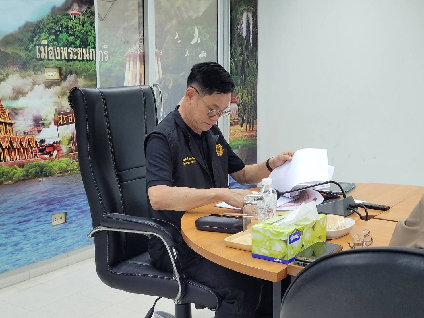 title - ผู้ตรวจราชการกรม ประชุมติดตามผลการดำเนินงานตามแผนการตรวจราชการของ ส.ป.ก. ประจำปีงบประมาณ พ.ศ. 2569 รอบที่ 1 จังหวัดอุทัยธานี